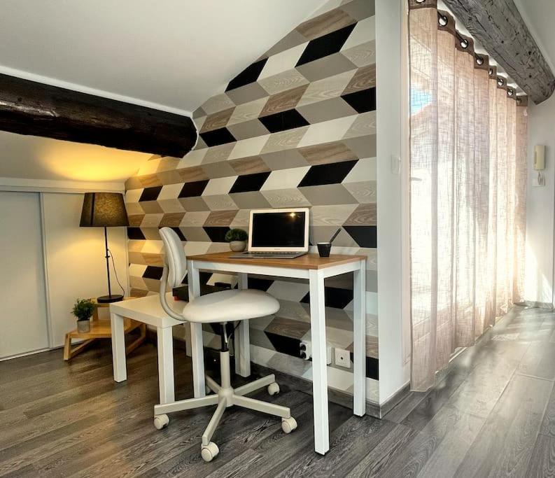 Charme Urbain Sous Les Toits-Terrasse/Clim/Parking Daire Béziers Dış mekan fotoğraf