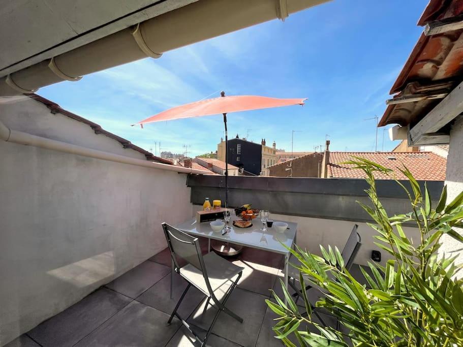 Charme Urbain Sous Les Toits-Terrasse/Clim/Parking Daire Béziers Dış mekan fotoğraf